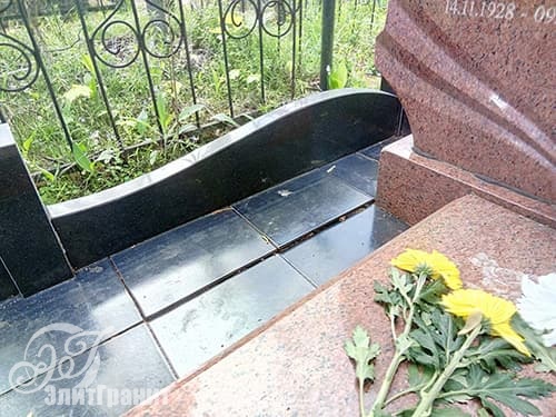 Захоронение ДО реставрации - вид справа